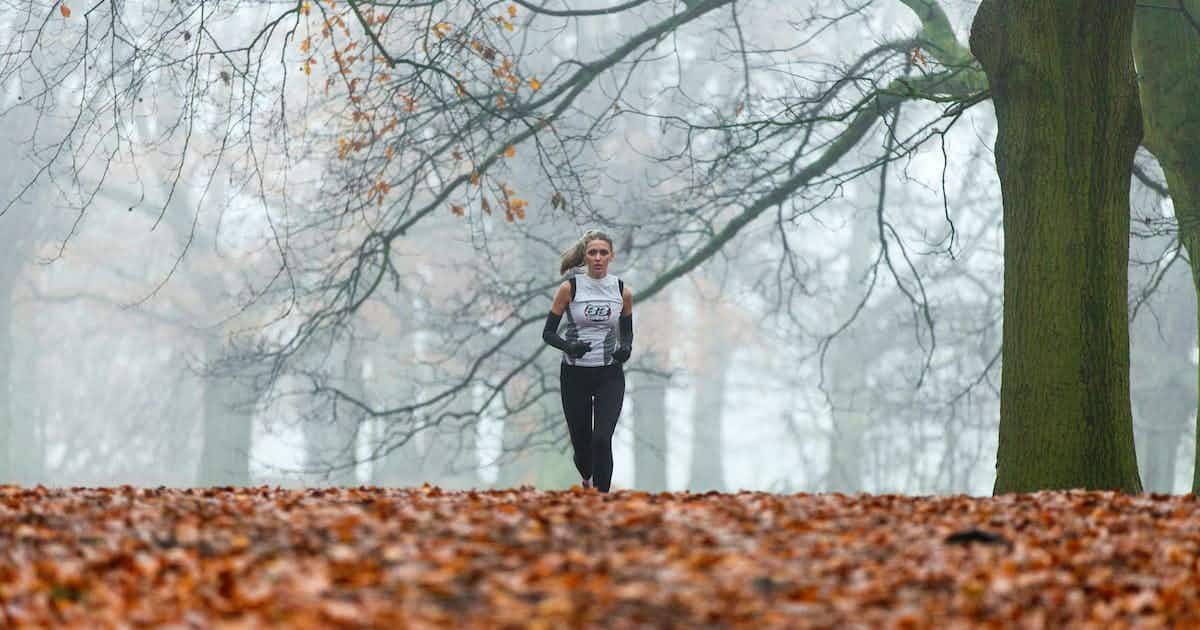 A woman runs to lose fat