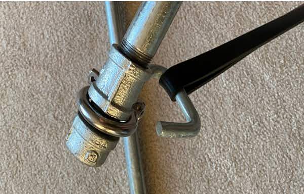 A DIY resistance band and bar closeup